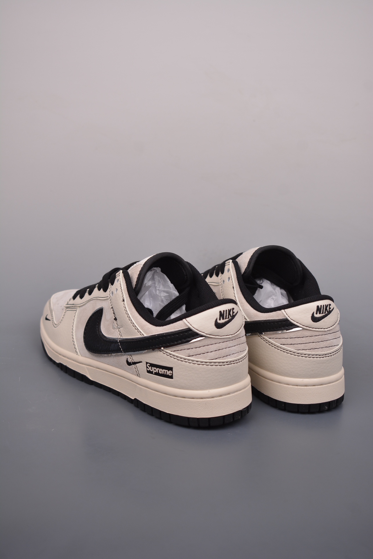 Supreme x Nike By You SB Dunk Low Retro SP beige white black XX3168-302