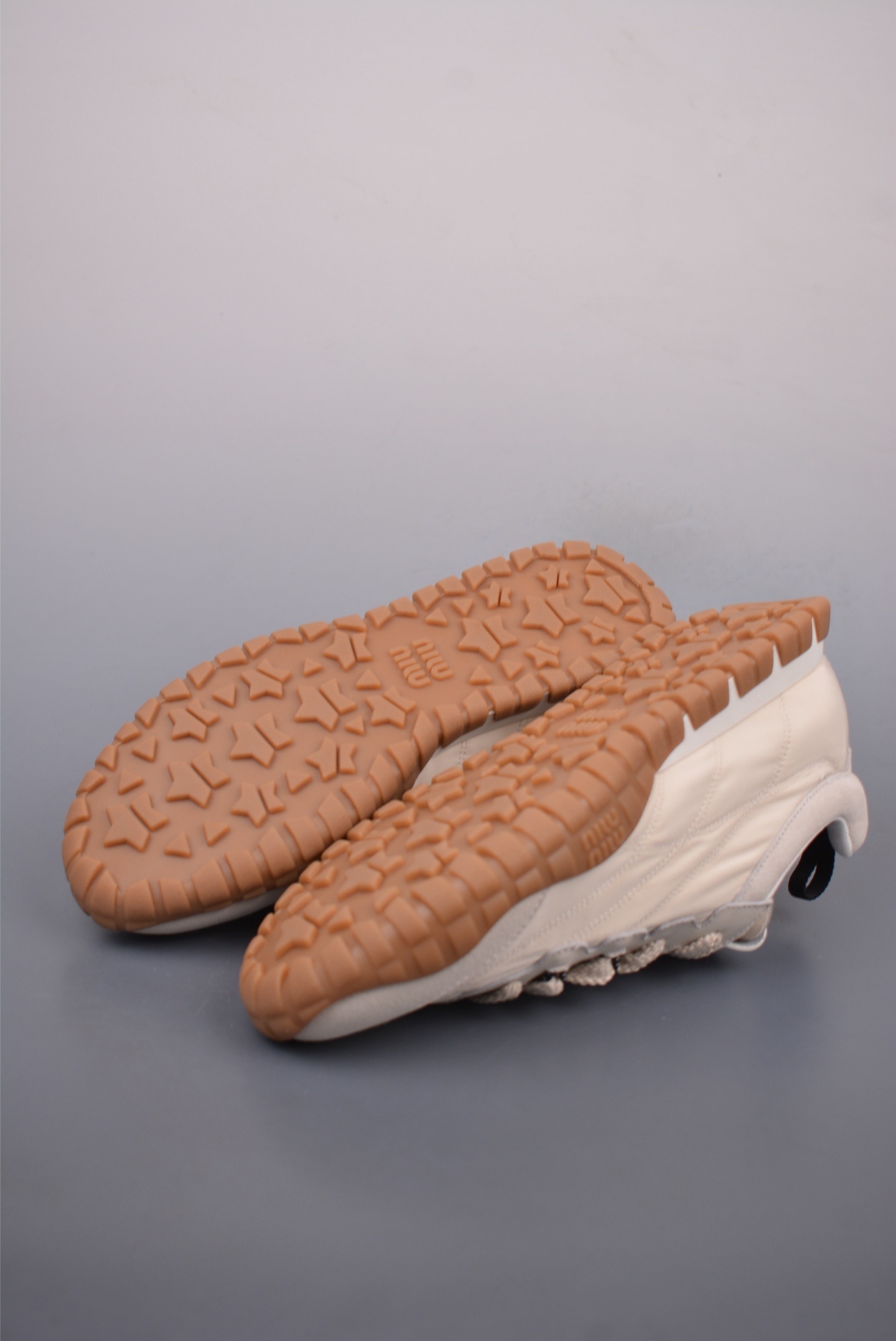 Miu Miu Tyre Low Sneakers 