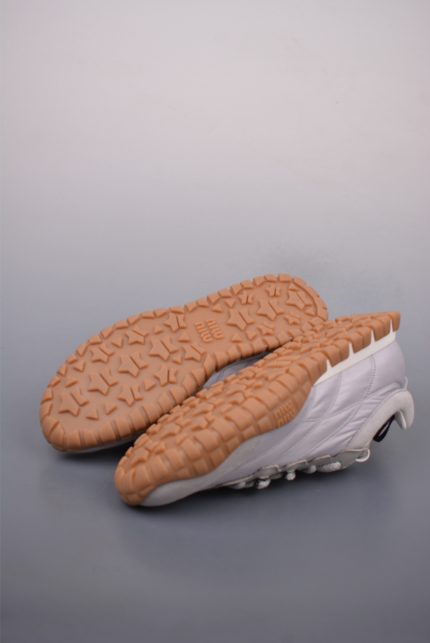 Miu Miu Tyre Low Sneakers 