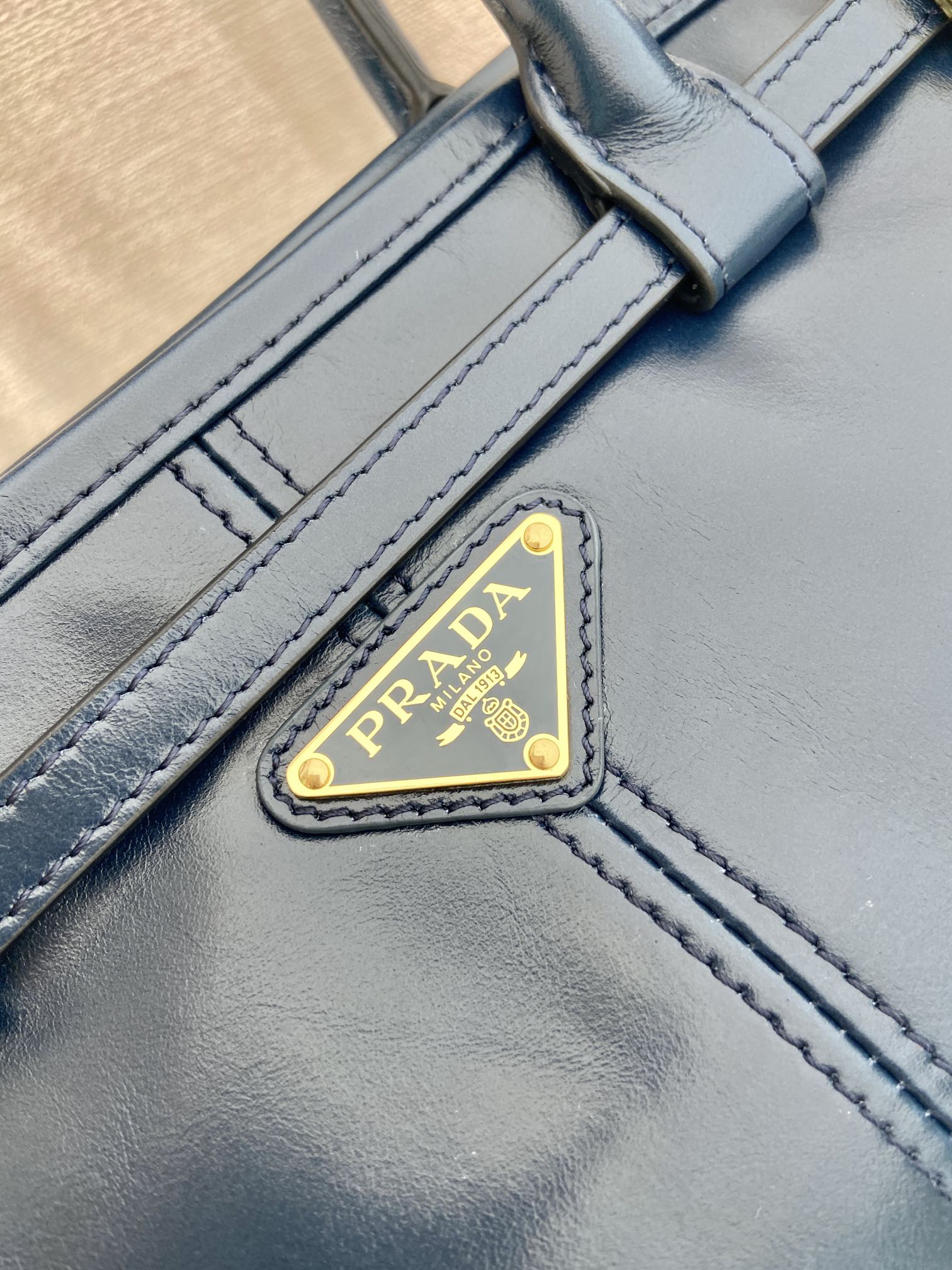Prada lussolf waxed leather handbag 1BA426