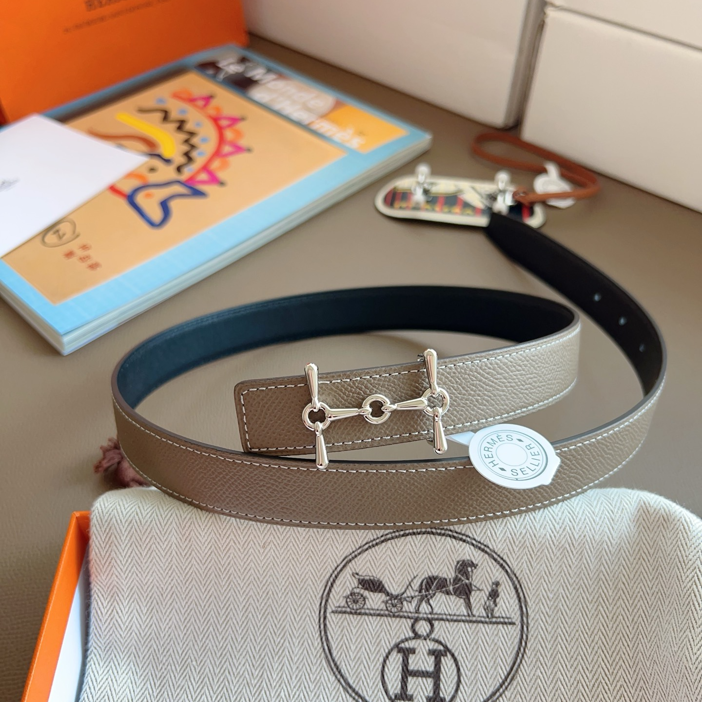 Hermès 2025 New Women's Double-Sided Belt 2.4cm Width