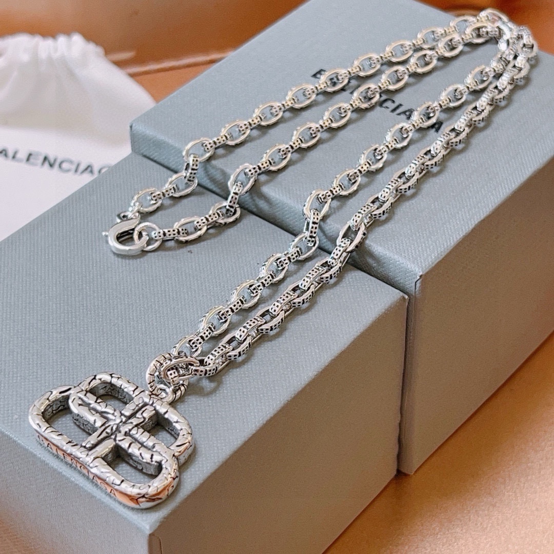 Balenciaga BB chain vintage necklace