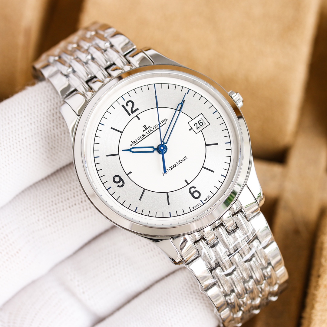 Jaeger-LeCoultre Master Ultra-Thin sector dial