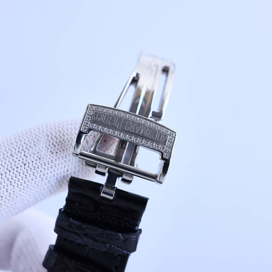 Audemars Piguet Royal Oak Series 15510OR.OO.D002CR.02