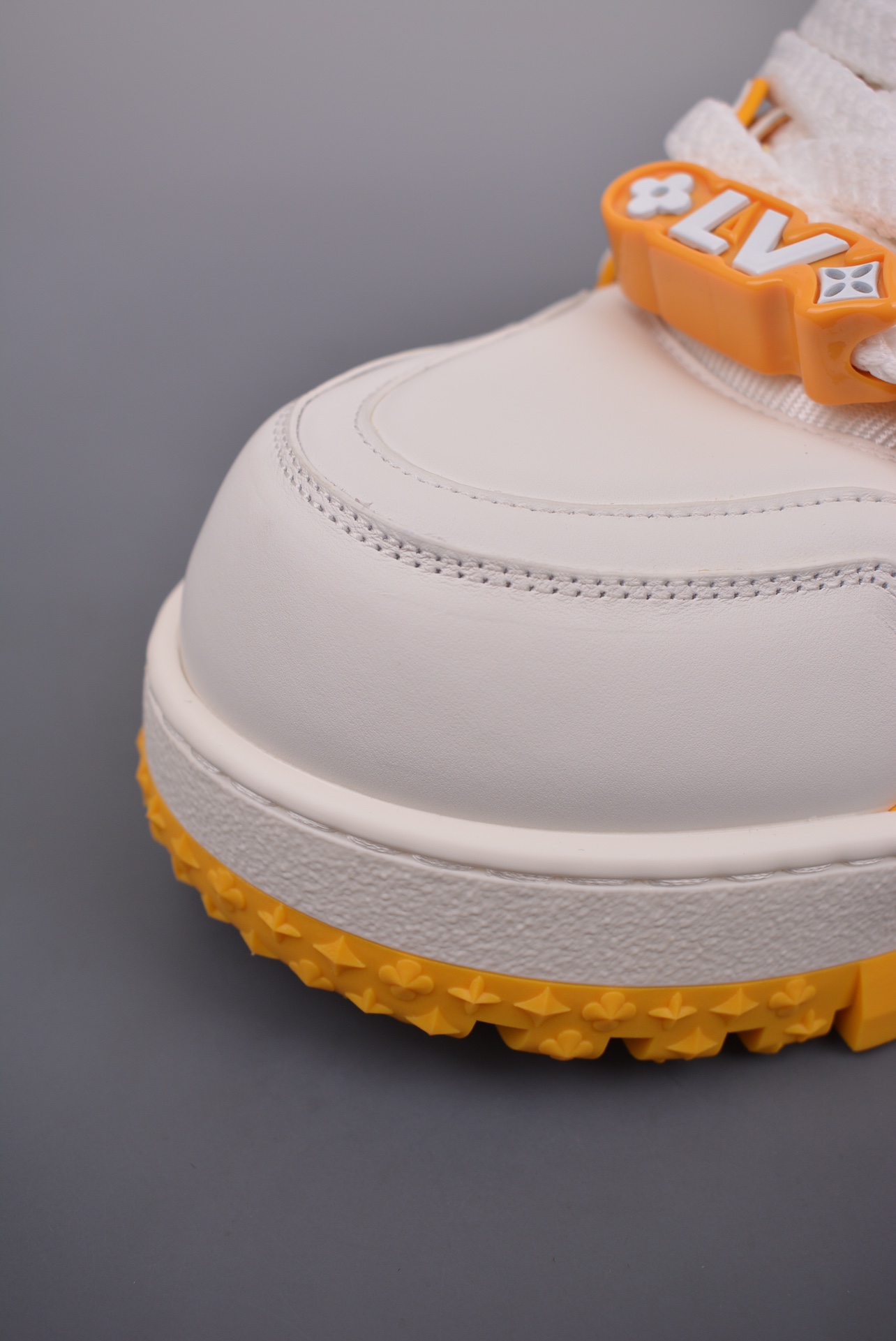 Louis Vuitton Trainer Maxi Low Sneaker white and yellow 1ACPQL