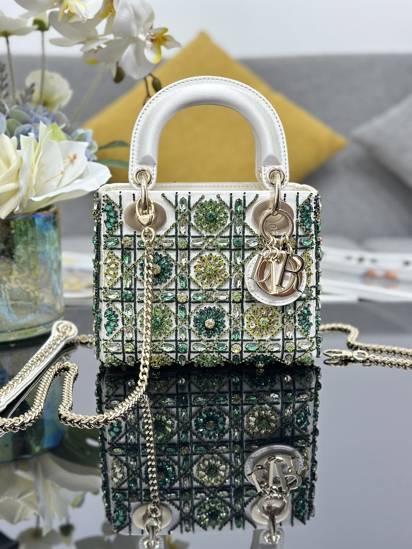 Dior Lady three-grid embroidery white and green diamonds horizontal version Princess Diana bag M0505