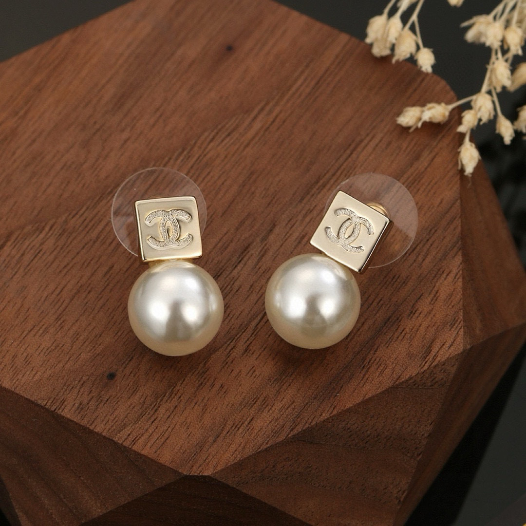 Chanel Square CC Large Pearl Earrings