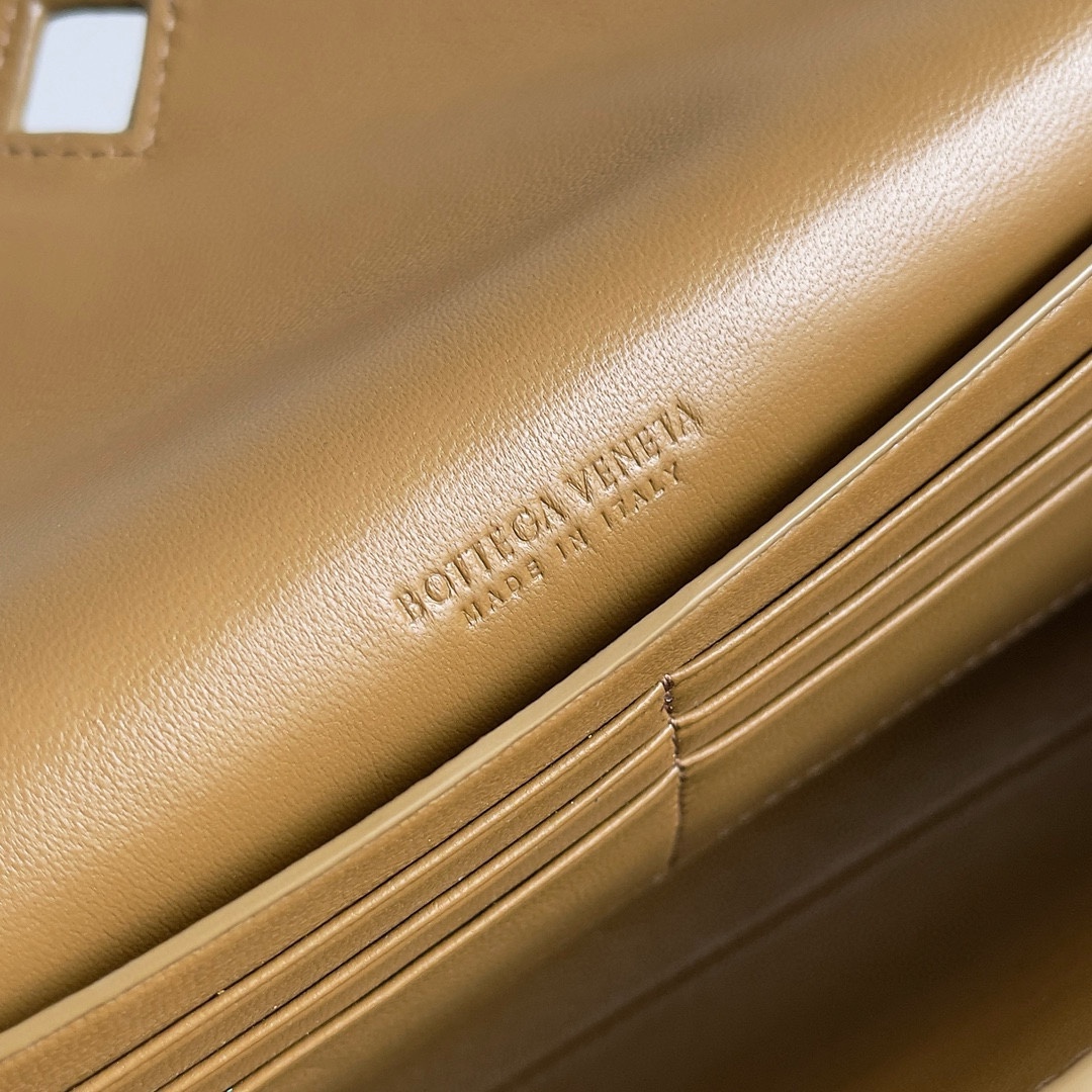 Bottega Veneta Andiamo Evening Clutch 741511