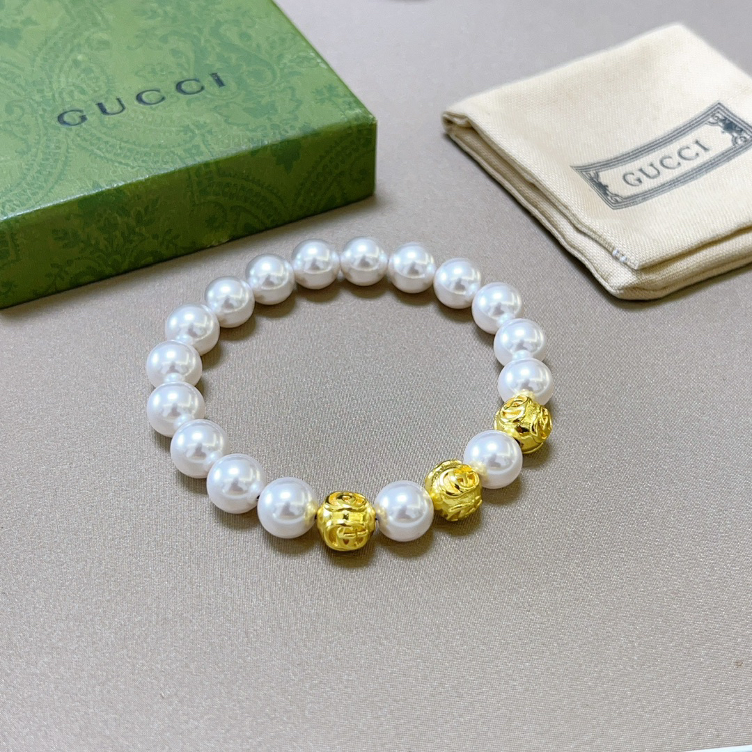 Gucci Pearl Bracelet