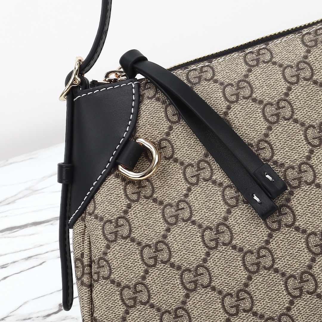 Gucci GG Emblem small shoulder bag 815218 FAEAA 9765