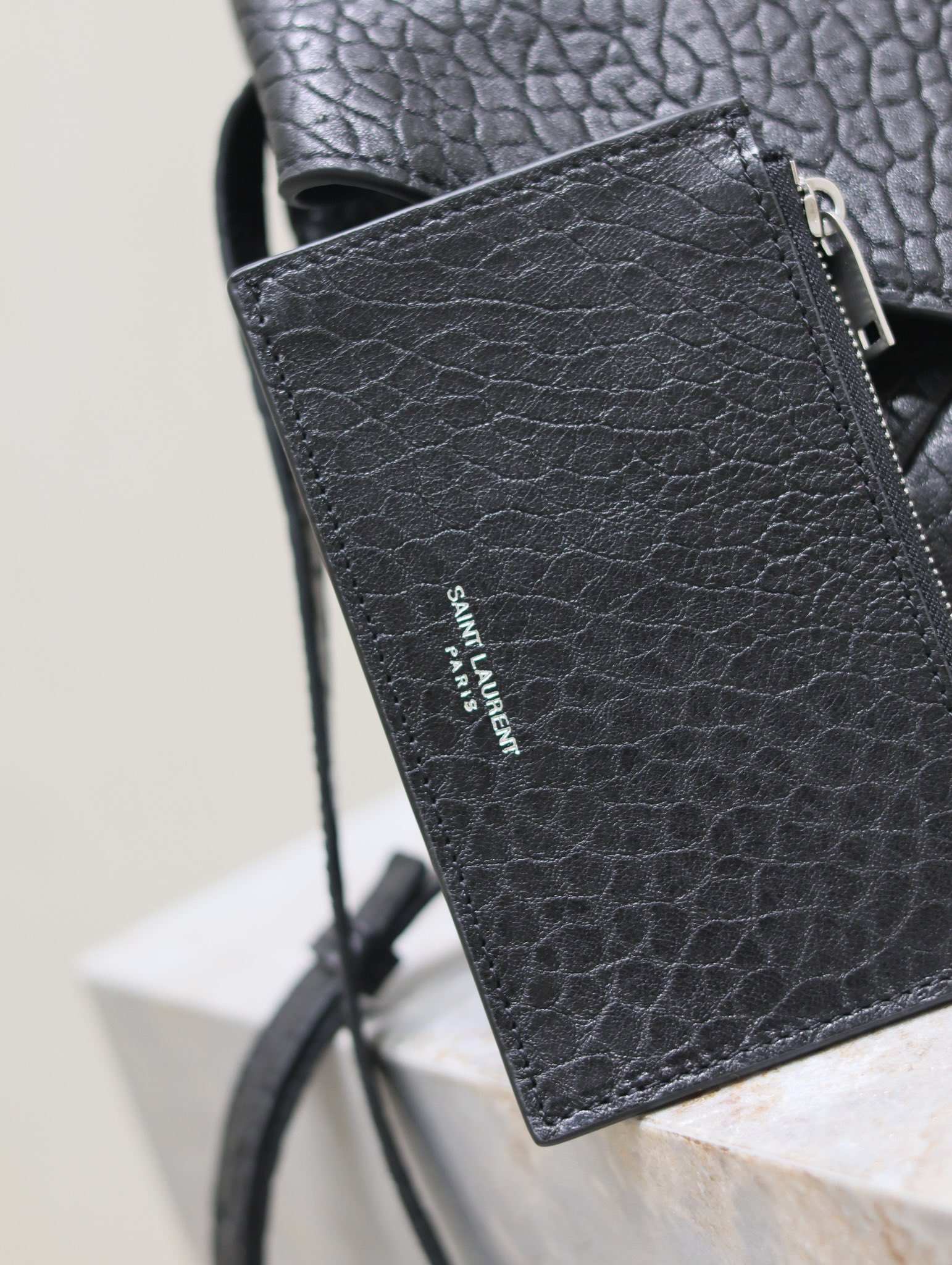 Yves Saint Laurent CASSANDRA Messenger Bag 801490