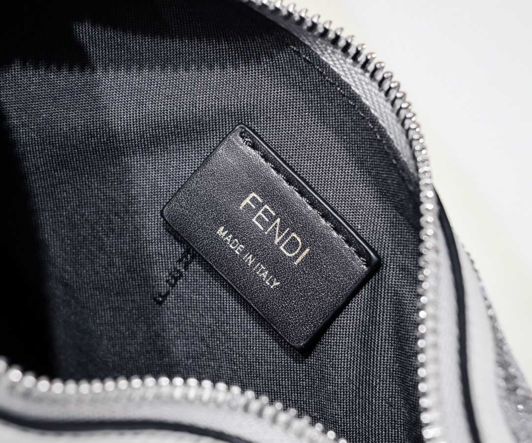 FENDI praphy underarm bag 1009