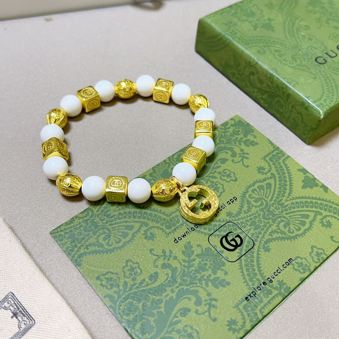 Gucci Natural White Clam Bracelet