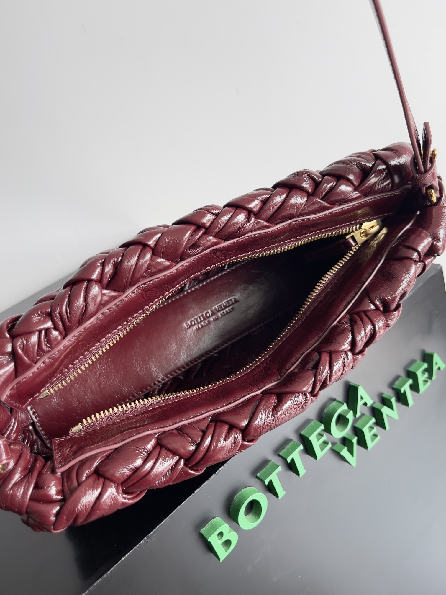 Bottega Veneta Kalimero cha cha woven handbag 785780
