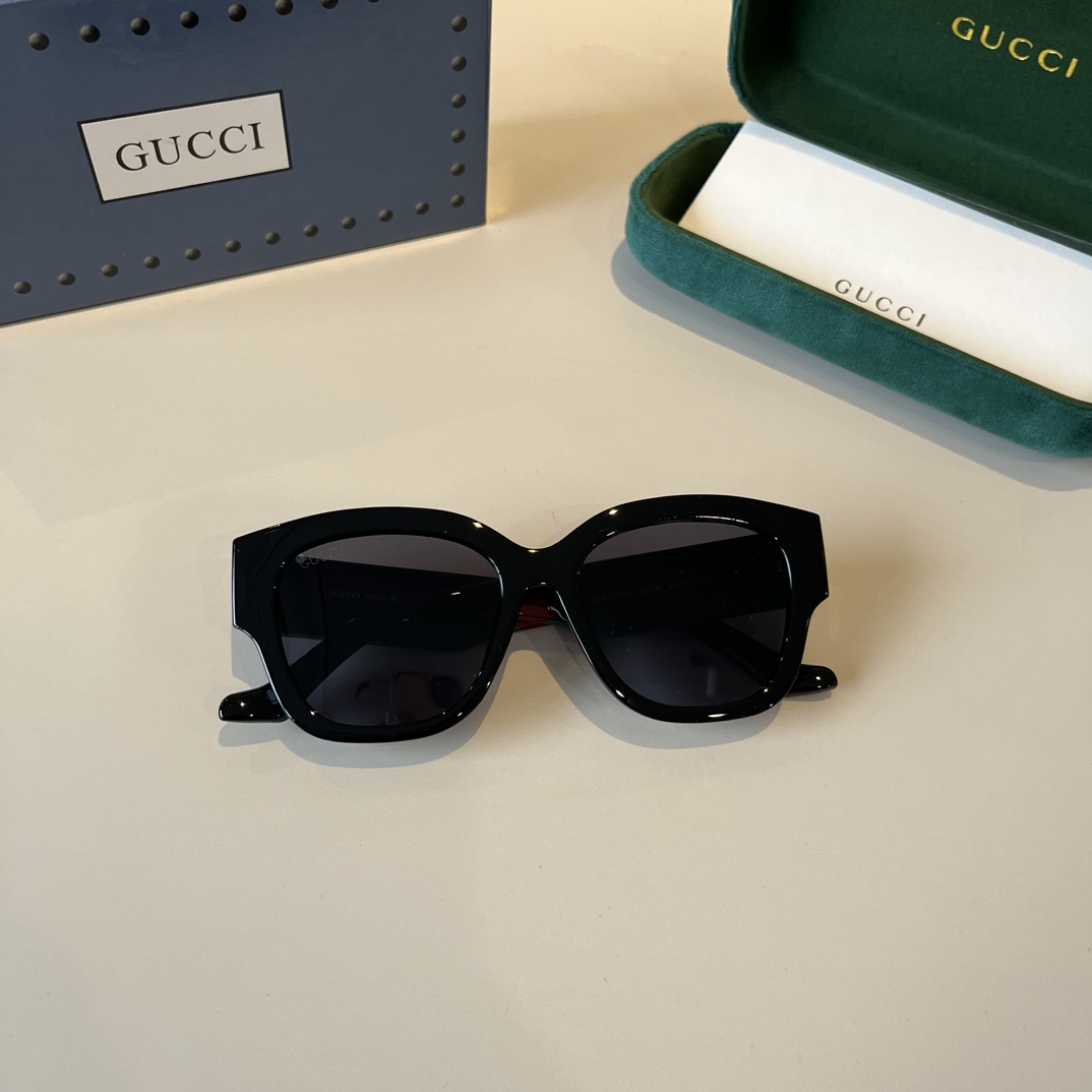 Gucci Round Frame Sunglasses