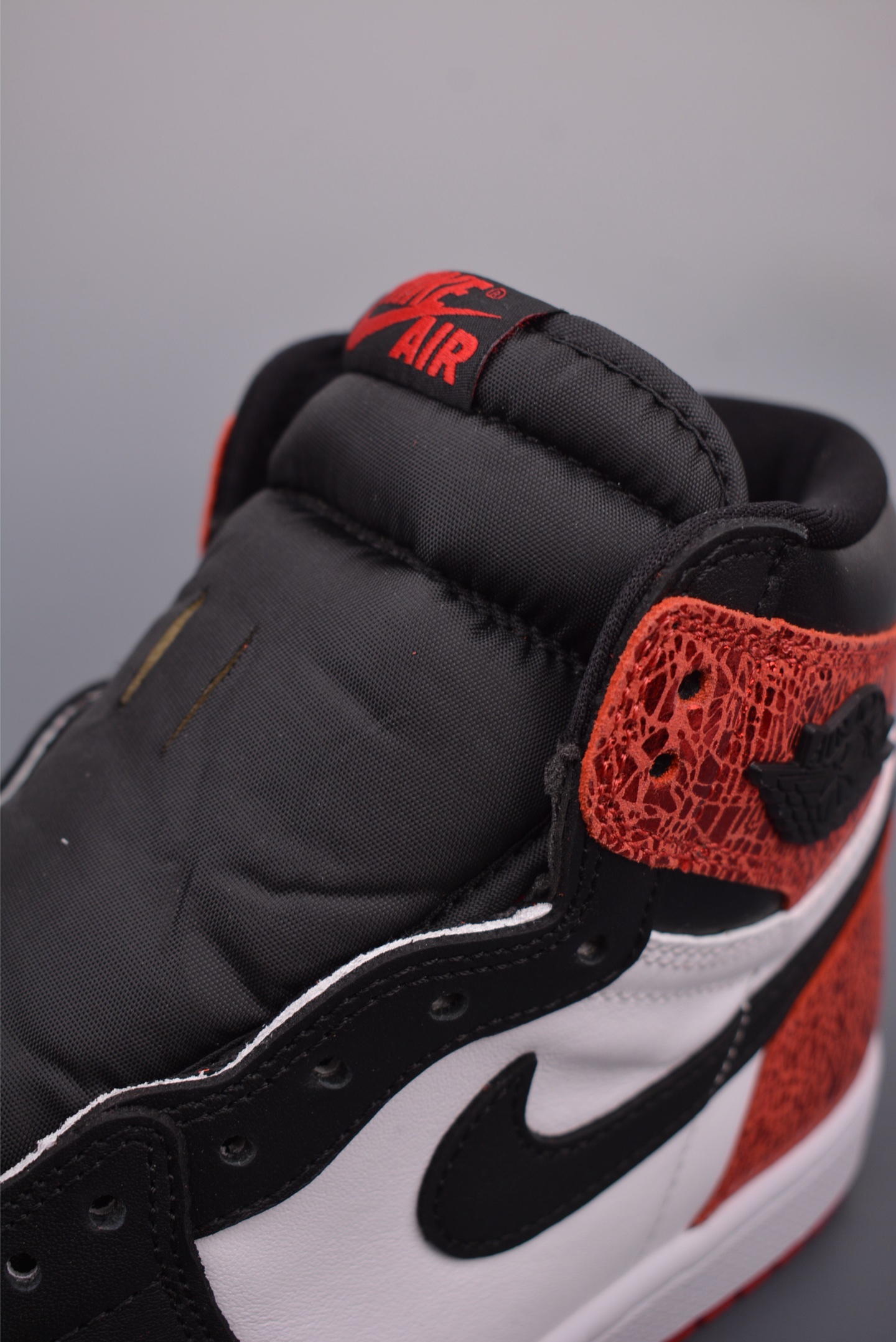 Jordan Air Jordan 1 High OG Cracked Black and Red Full Diamond FD2596-602