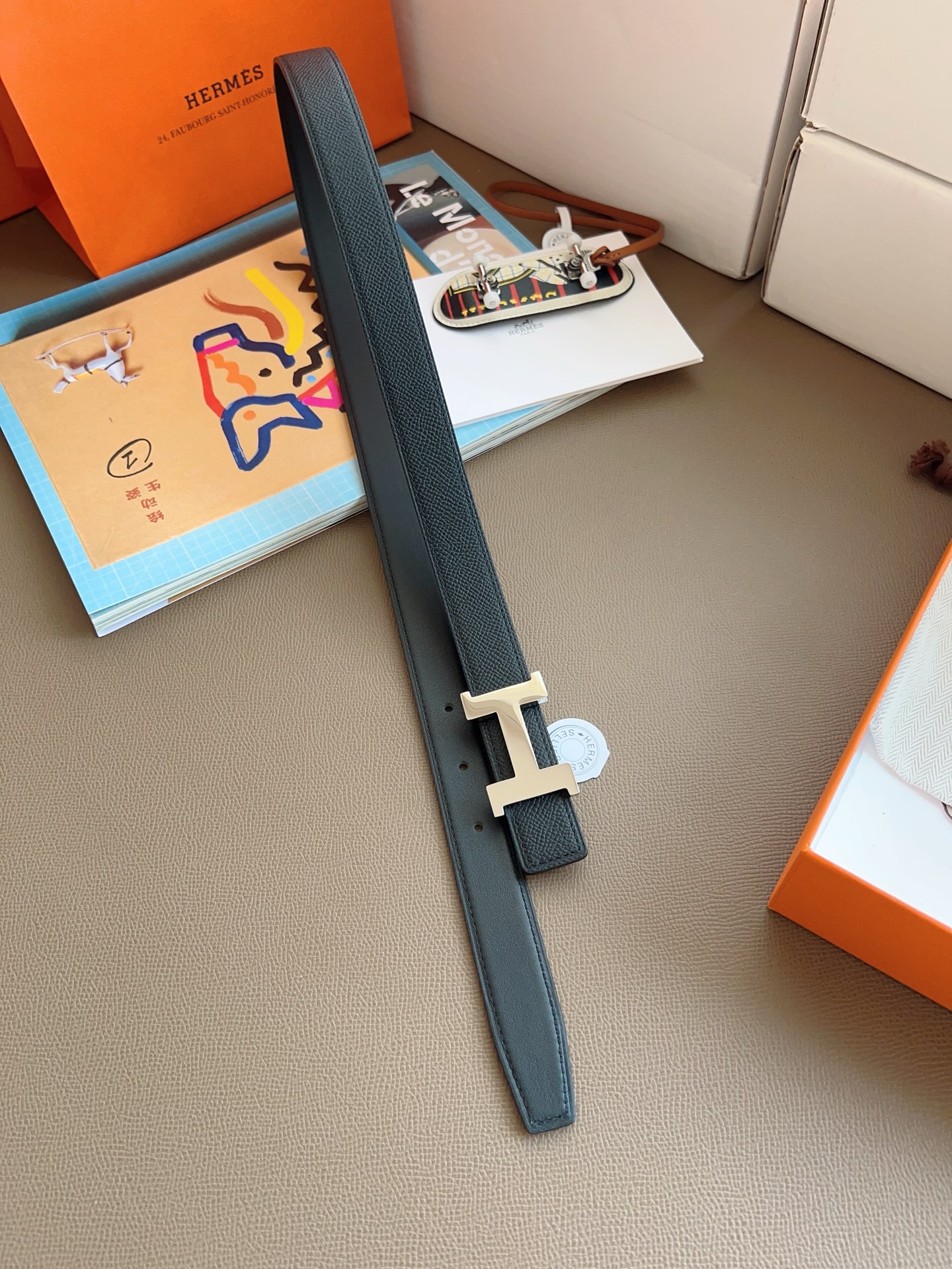 Hermès 2025 New Women's Double-Sided Belt 2.4cm Width