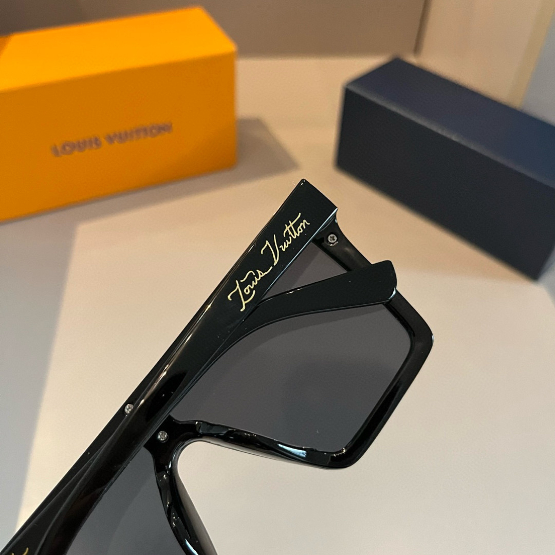 Louis Vuitton square-frame sunglasses