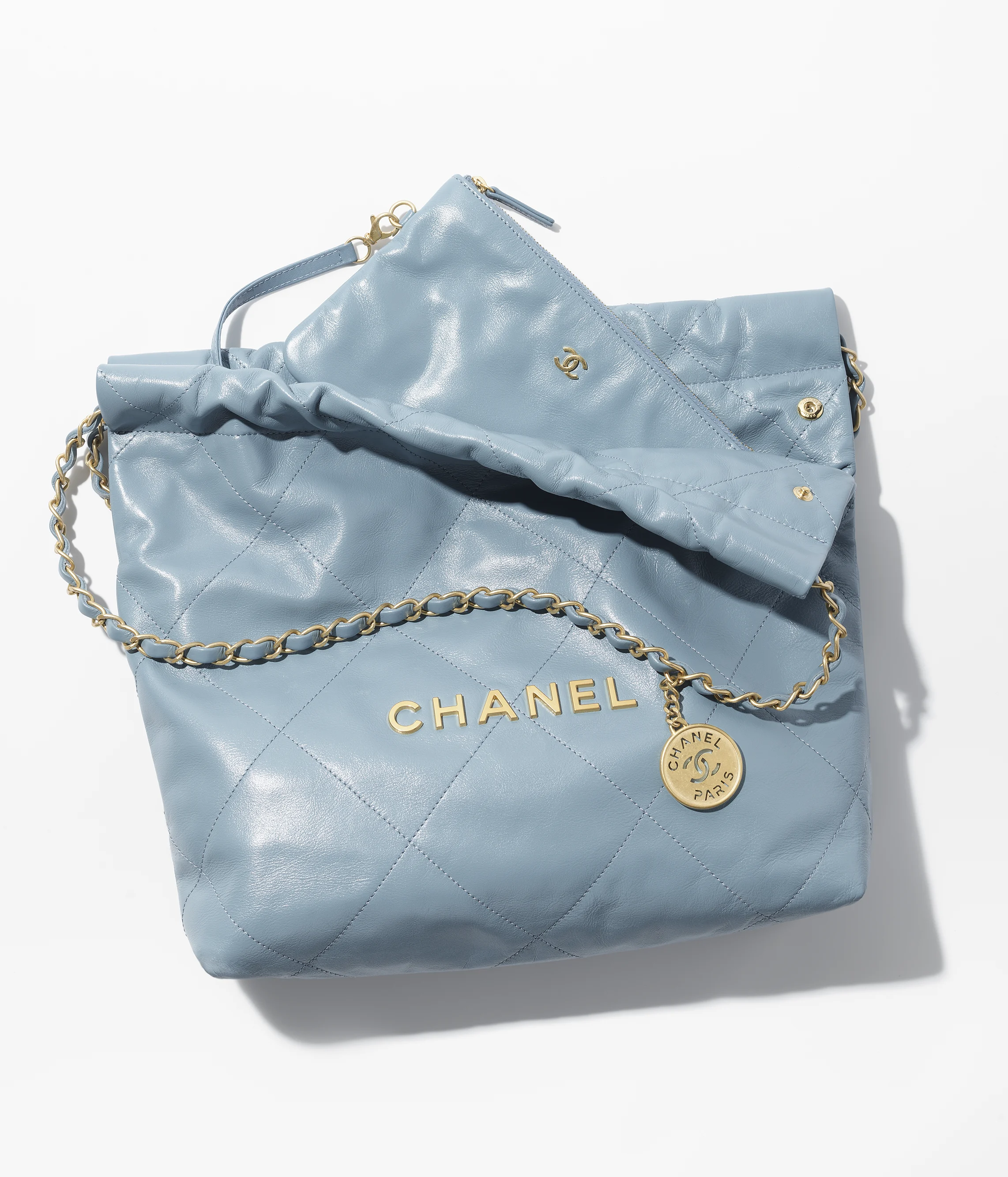 CHANEL 22 Small Handbag Shiny Calfskin & Gold-Tone Metal Blue AS3260-B19059-NAGEU