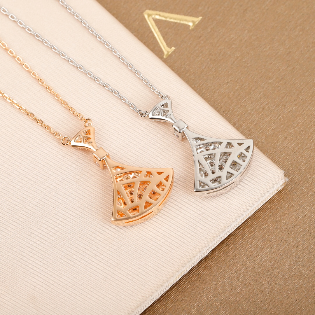 Bulgari fan-shaped full diamond necklace