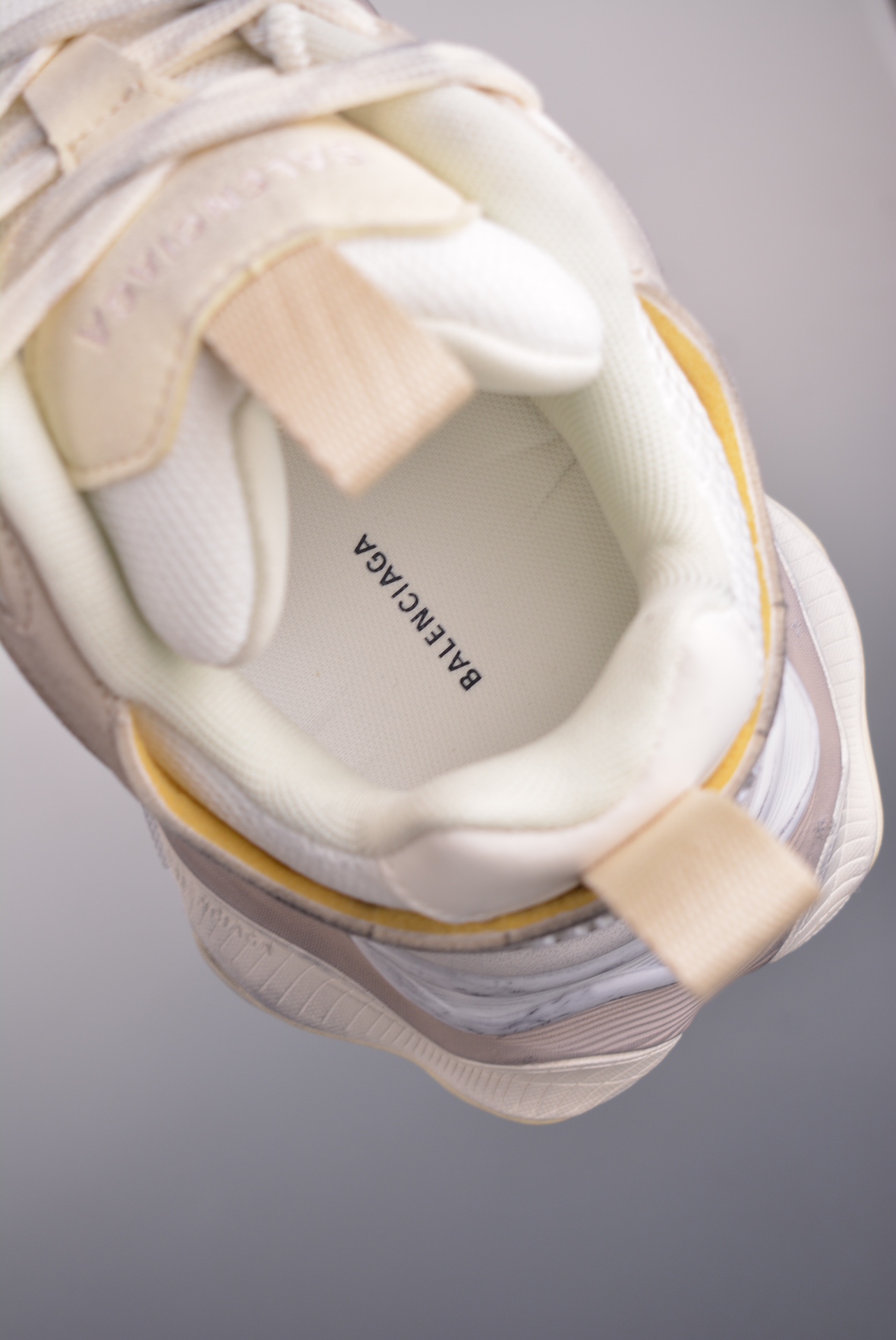 BALENCIAGA Cargo Sneaker 5XL Creamy White Distressed
