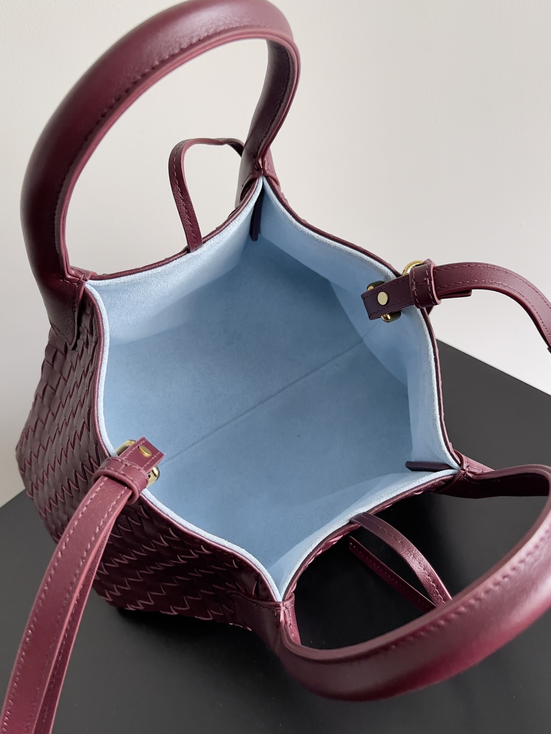 BOTTEGA VENETA 2025 PINACOTECA Small Bag 819004