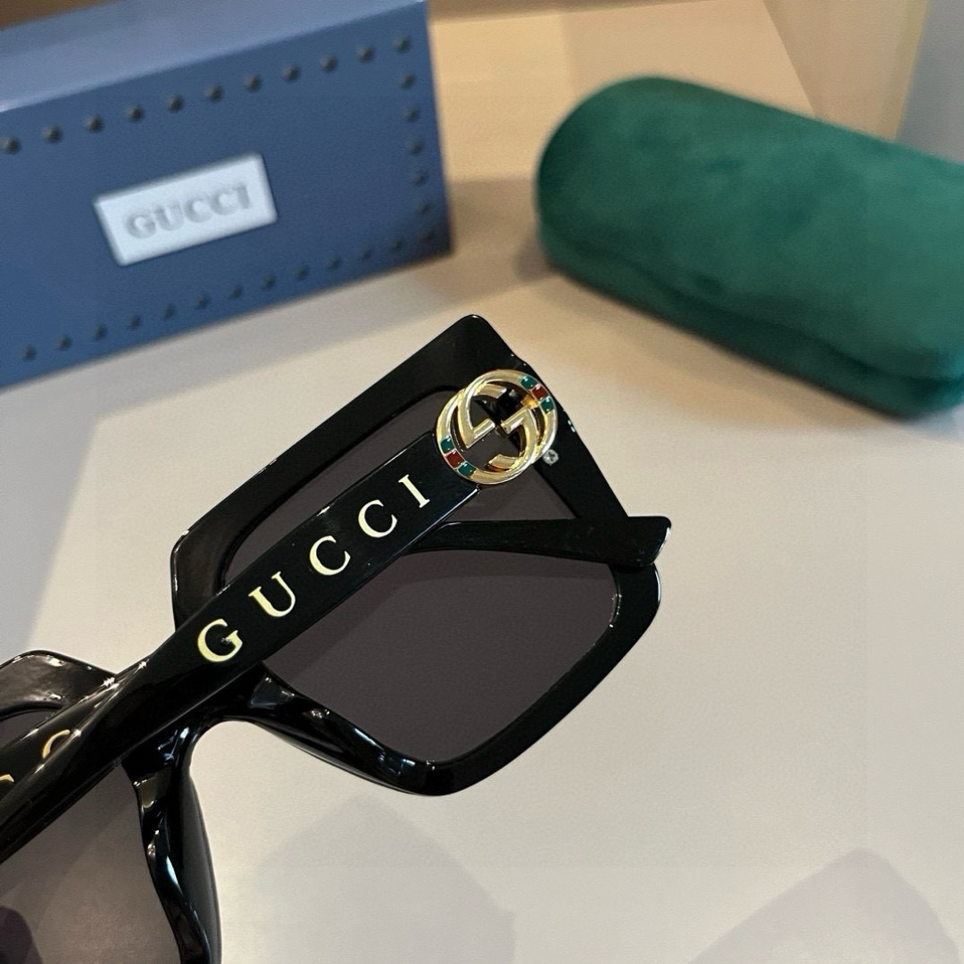 Gucci Round Frame Sunglasses