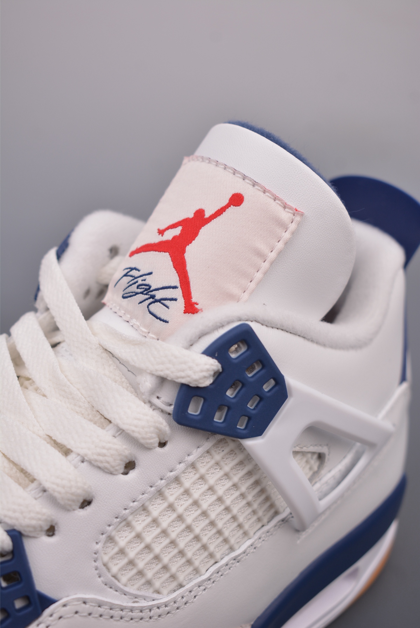 Nike SB x Air Jordan 4 Retro SP Blue Sapphire DR5415-102
