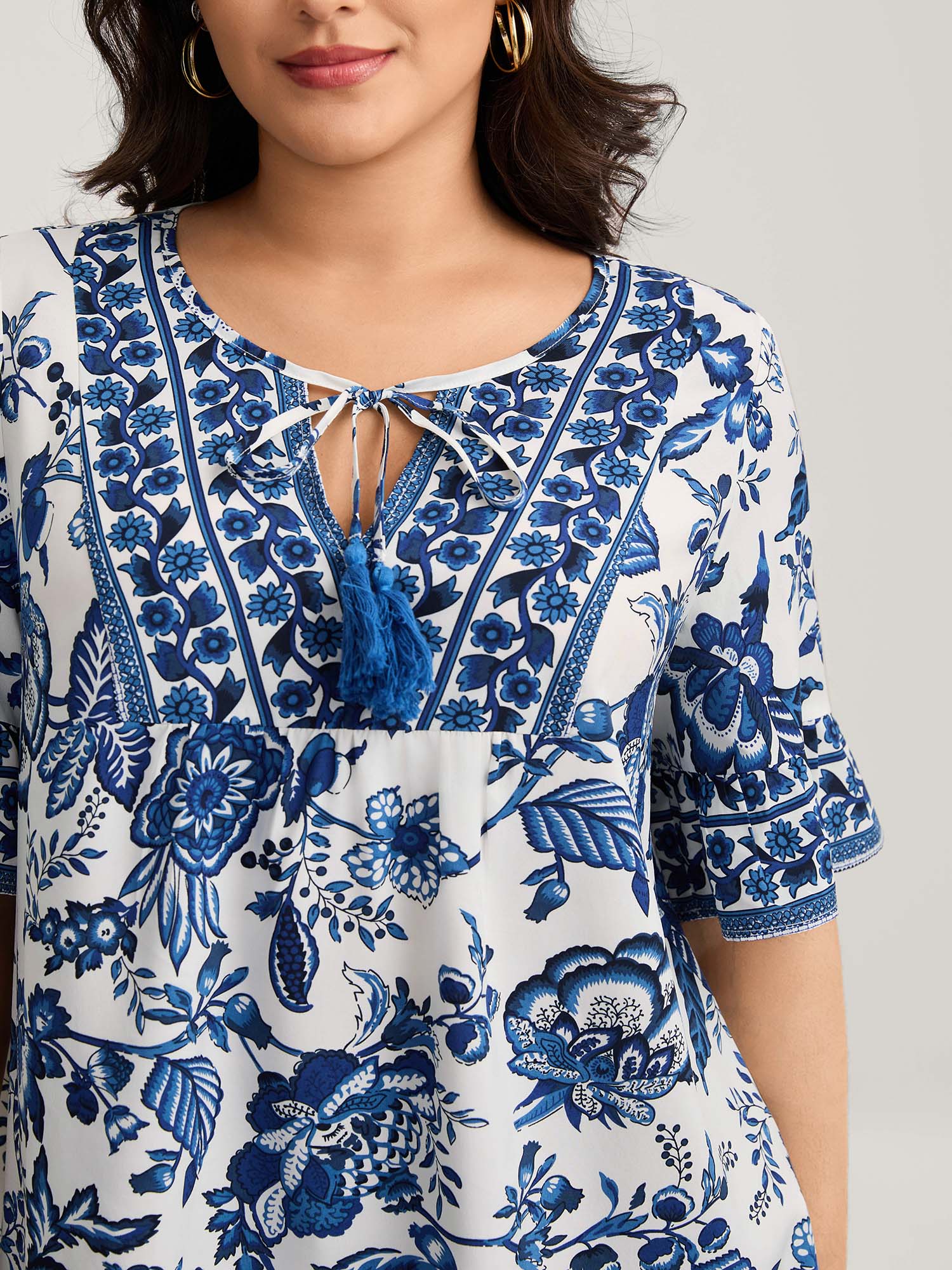 Floral Print Neck Tassels Blouse