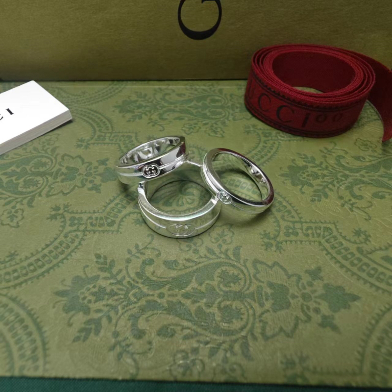 GUCCI GG engraved couple ring