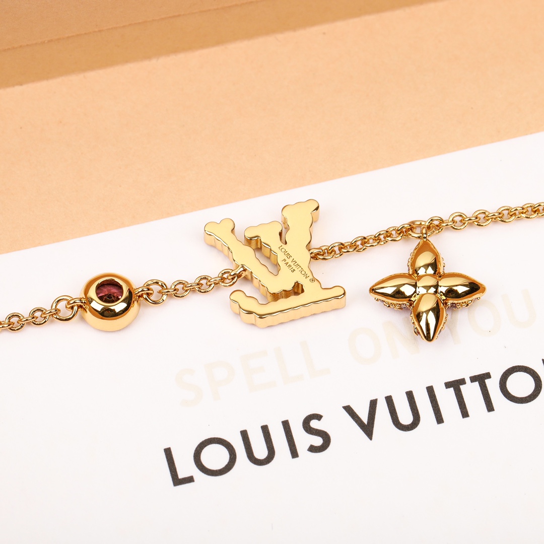 Louis Vuitton Pink Diamond Four-Leaf Clover Bracelet