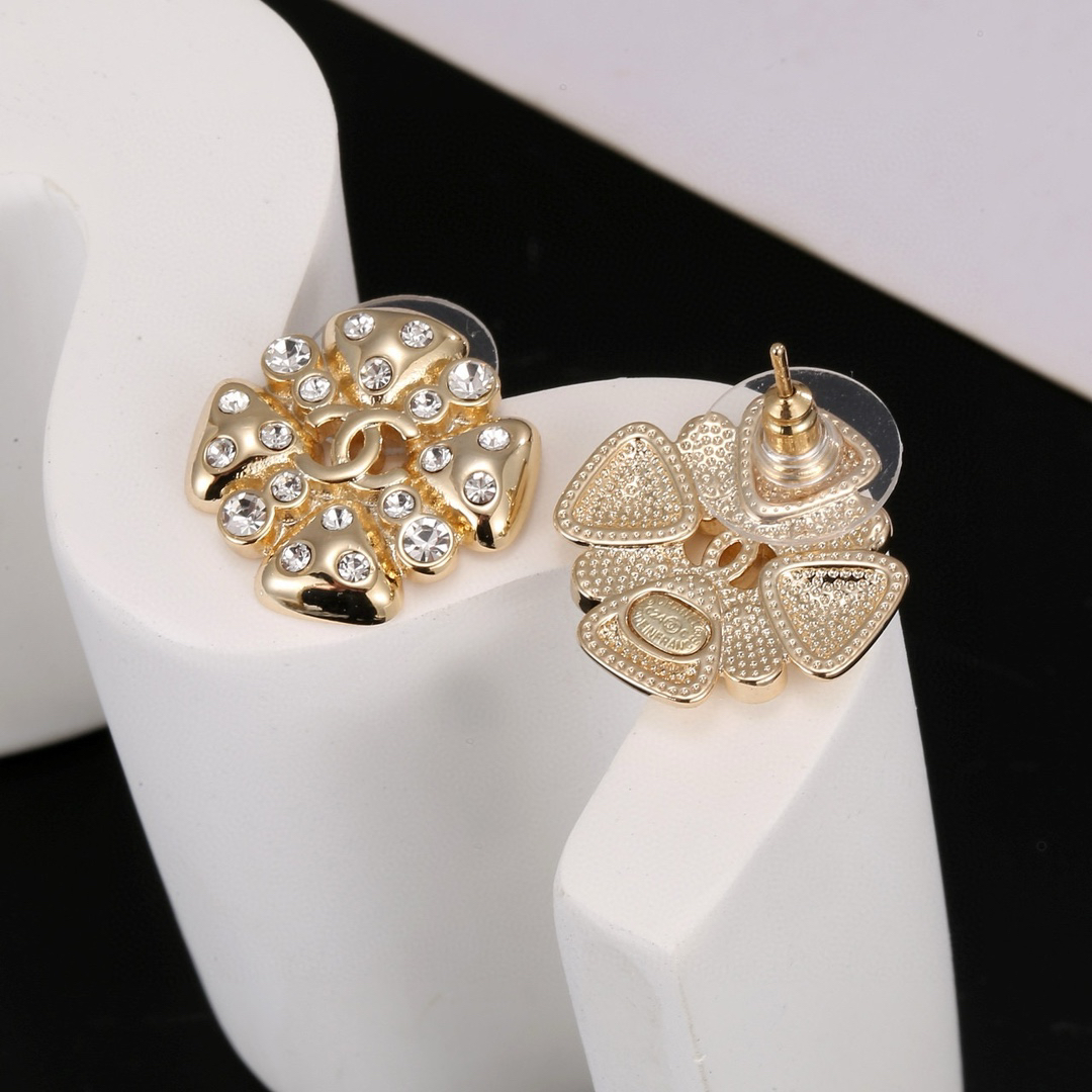 Chanel four-leaf clover diamond earrings