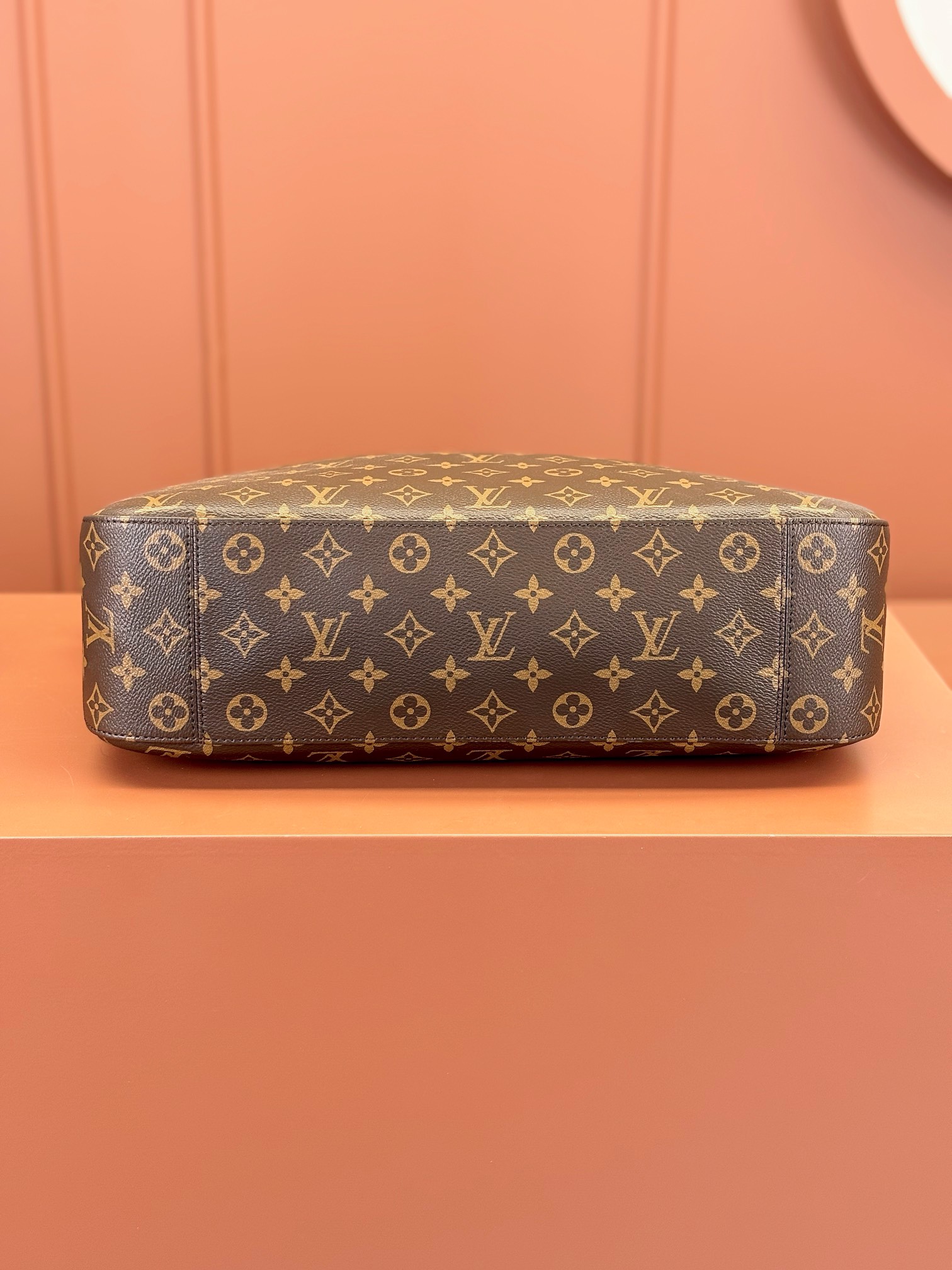 Louis Vuitton SLOUCHY Medium Handbag M12098