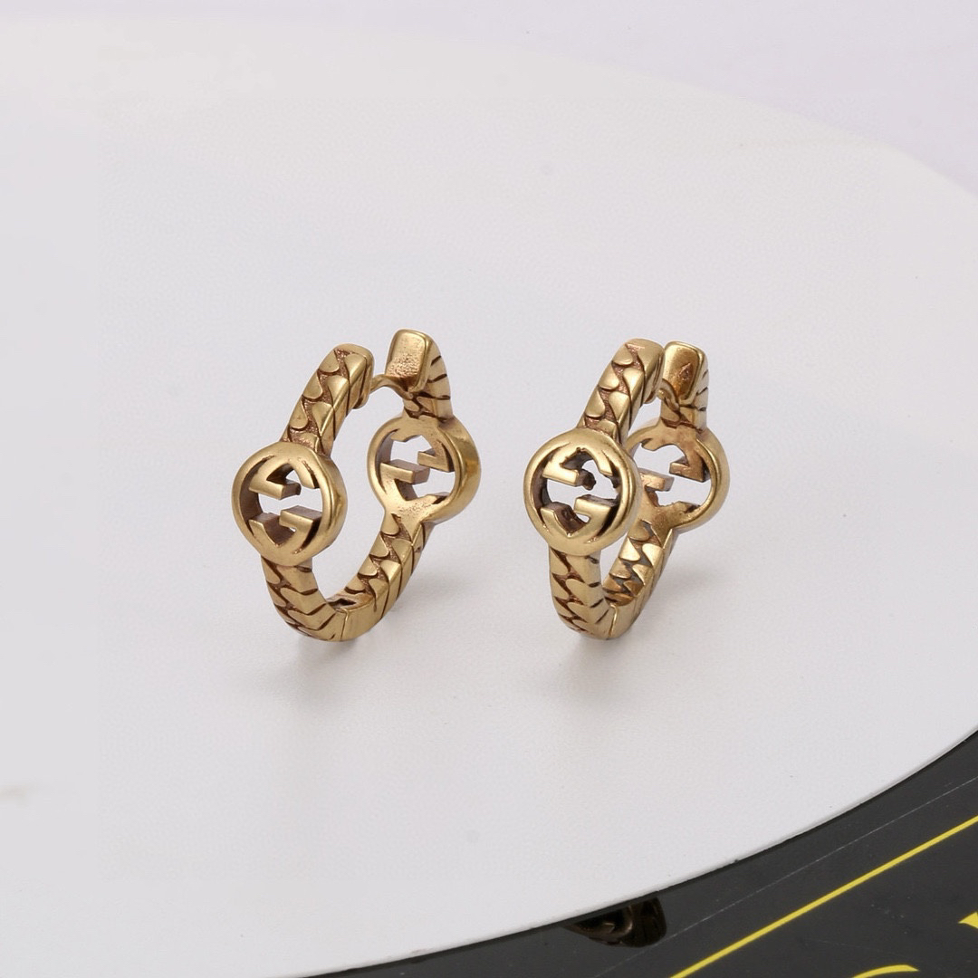 GUCCi vintage gold earrings