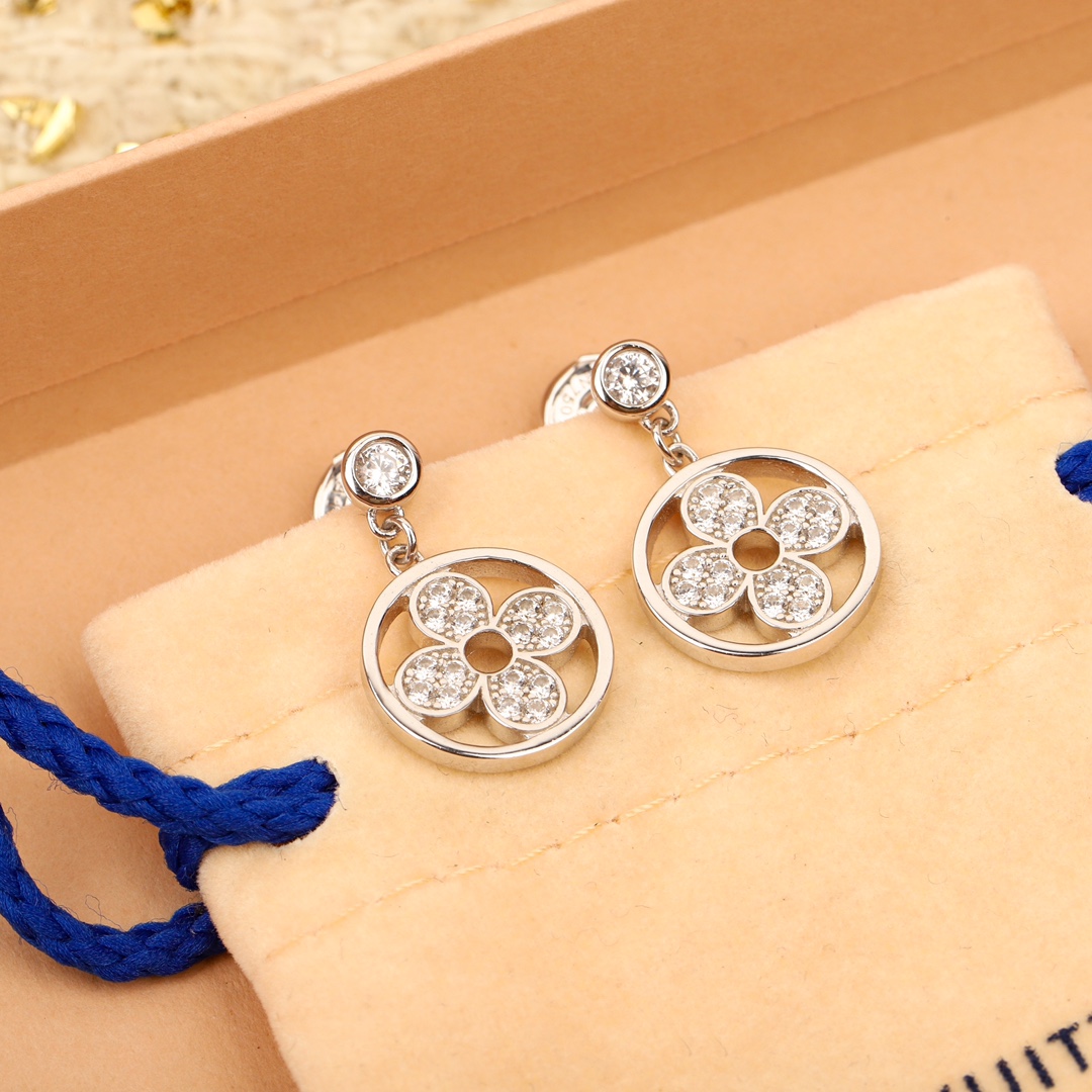 Louis Vuitton Idylle Blossom Earrings