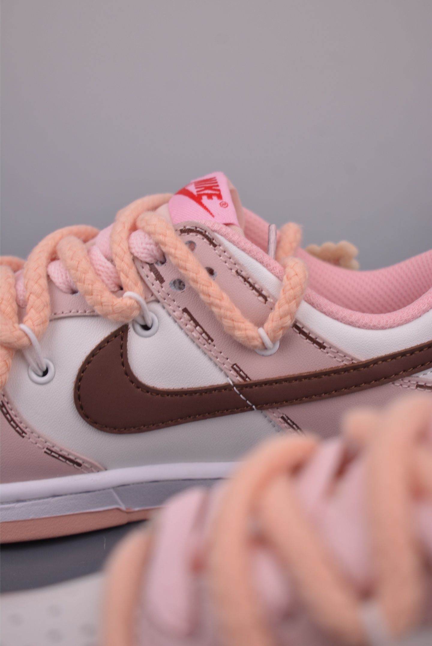 Nike SB Dunk Low Sneakers 