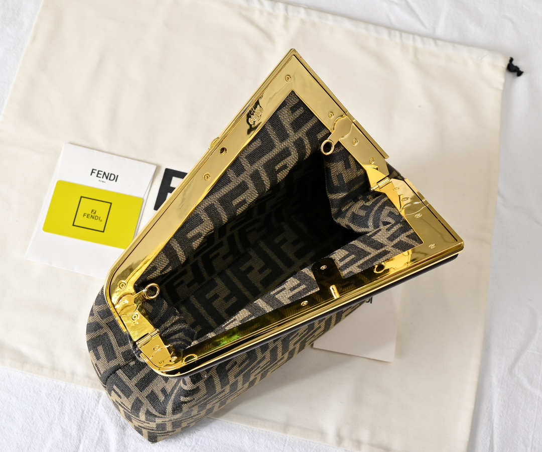 FENDI First Shoulder Bag 80017