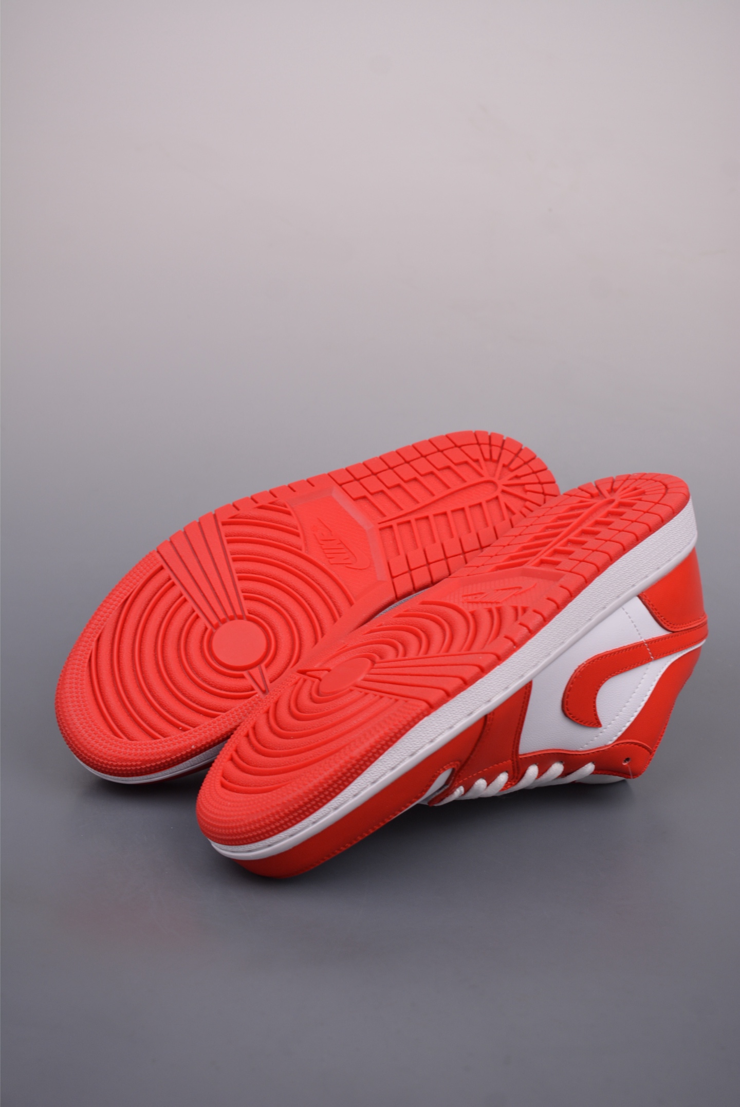 Nike Wmns Air Jordan 1 Low GS Leather White Red 553558-166
