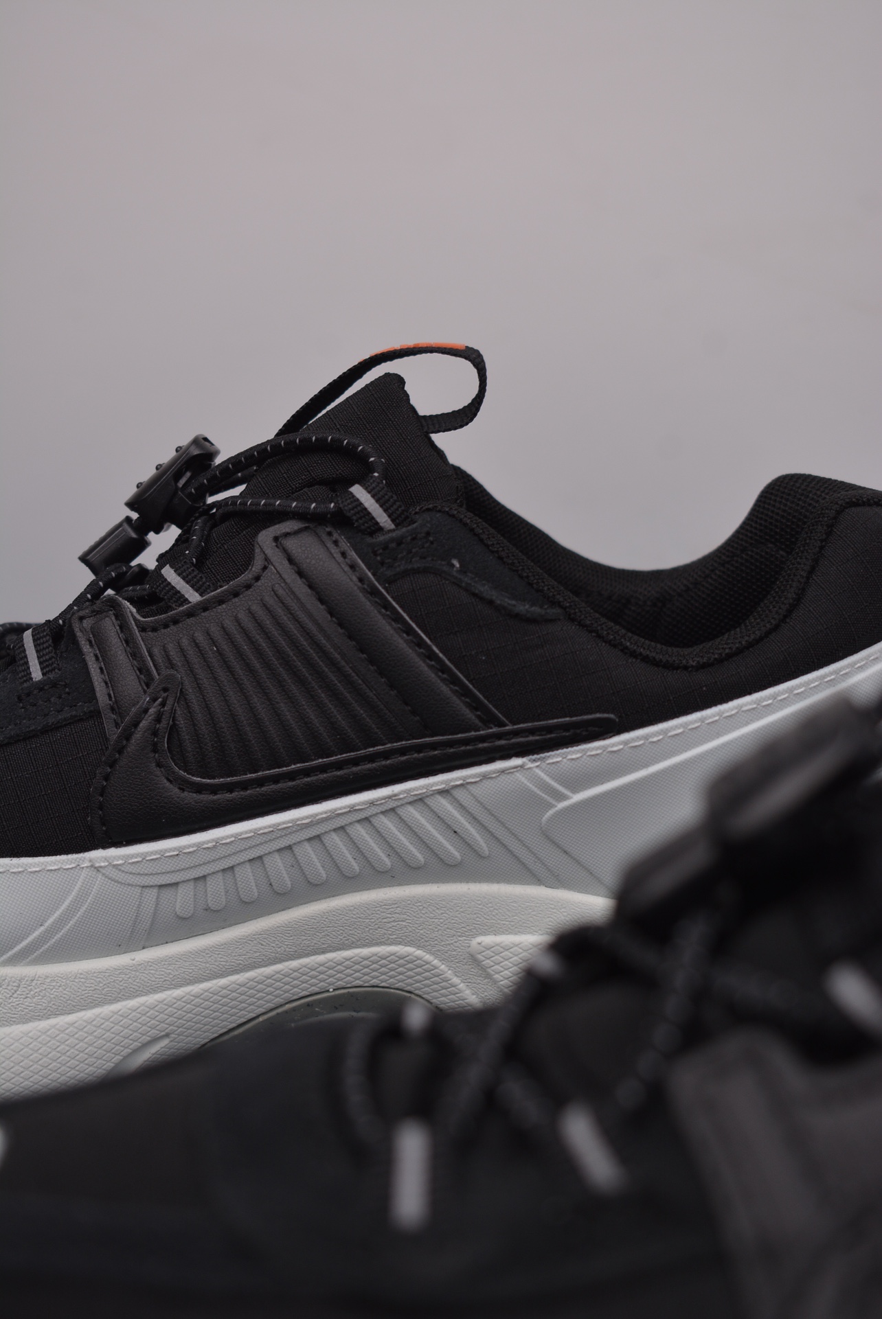 Nike Zoom Vomero 5 Roam Running Shoes Black and White Killer Whale FV2295-001