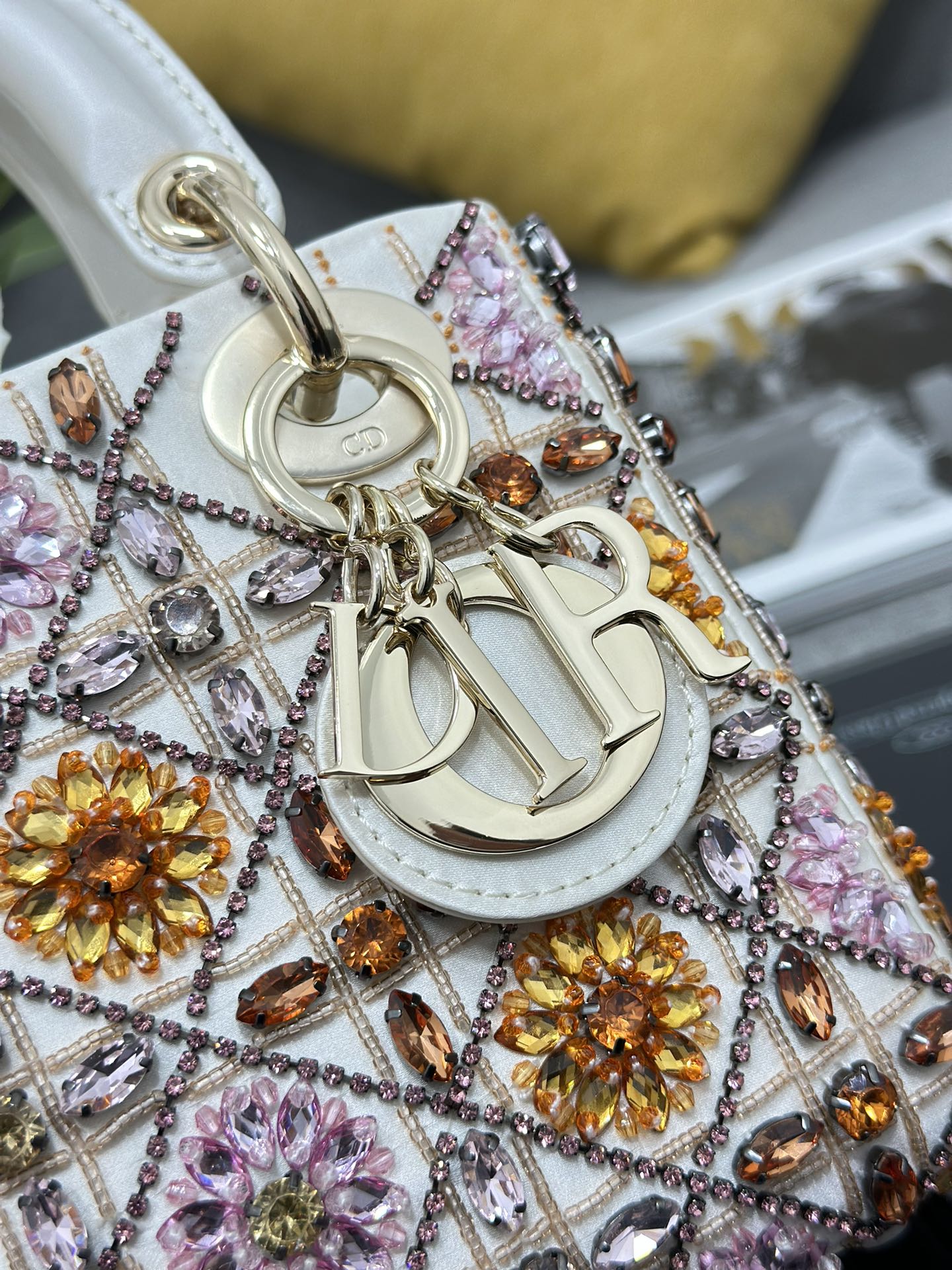 Dior Lady three-grid embroidery white and green diamonds horizontal version Princess Diana bag M0505