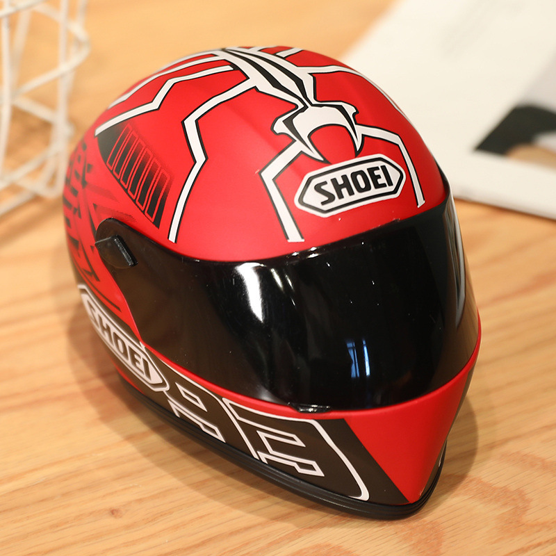 Model helmet car ornaments