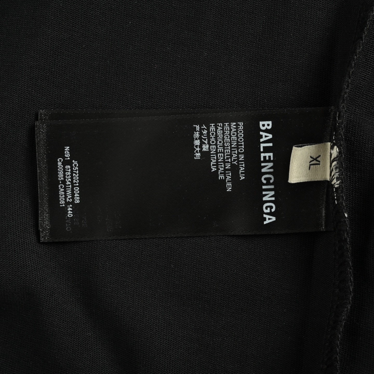 Balenciaga 25ss short sleeve with misplaced letter logo embroidery
