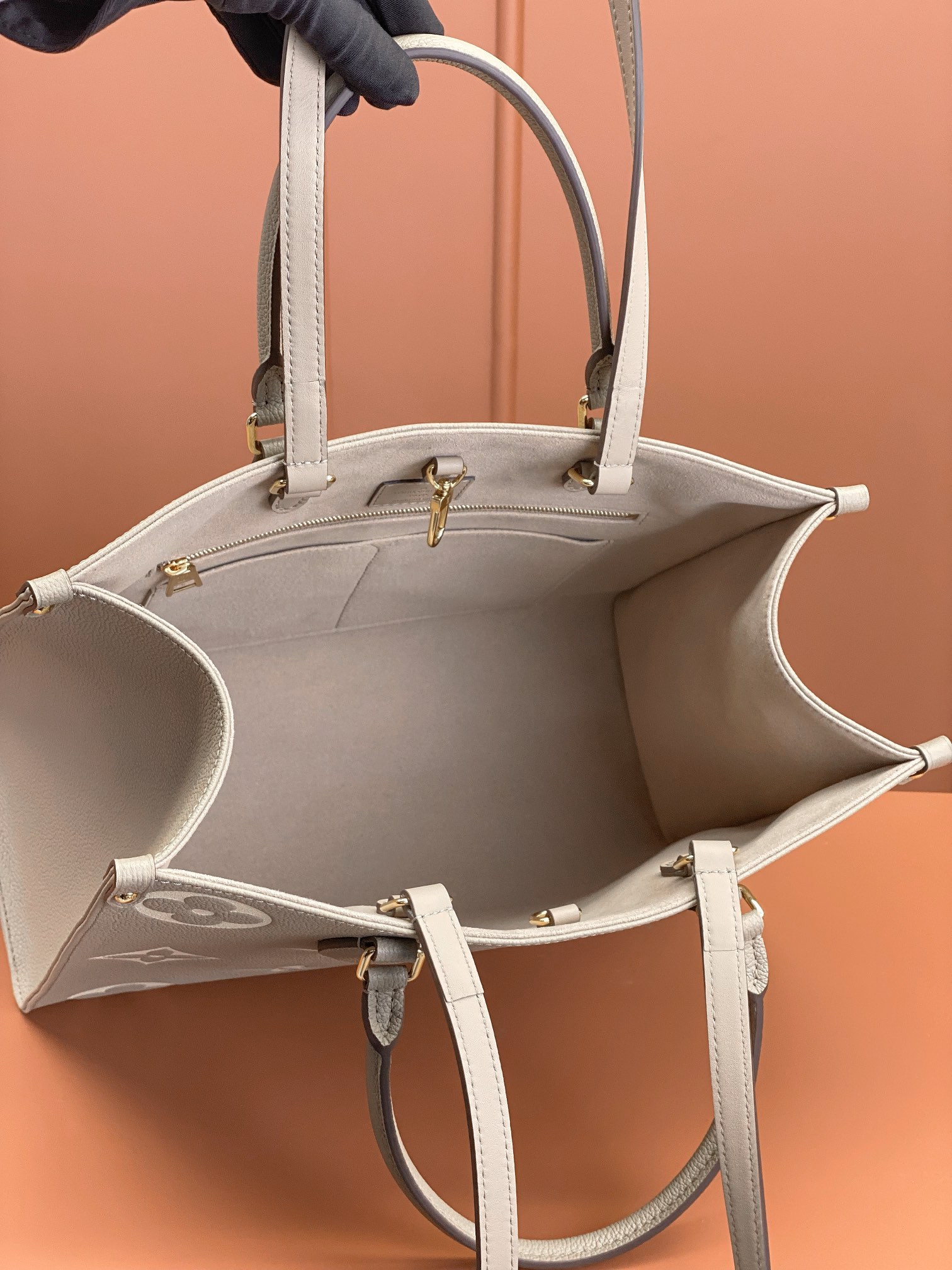Louis Vuitton ONTHEGO Medium Handbag M45494