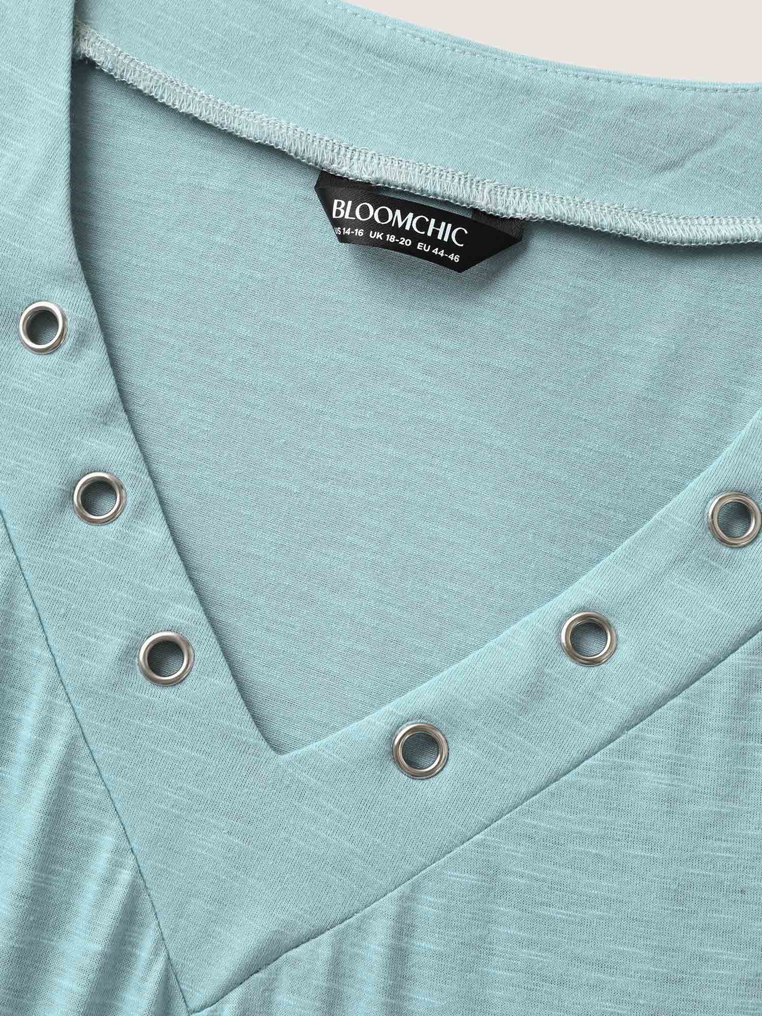 Textured Loop V-Neckline Tank Top