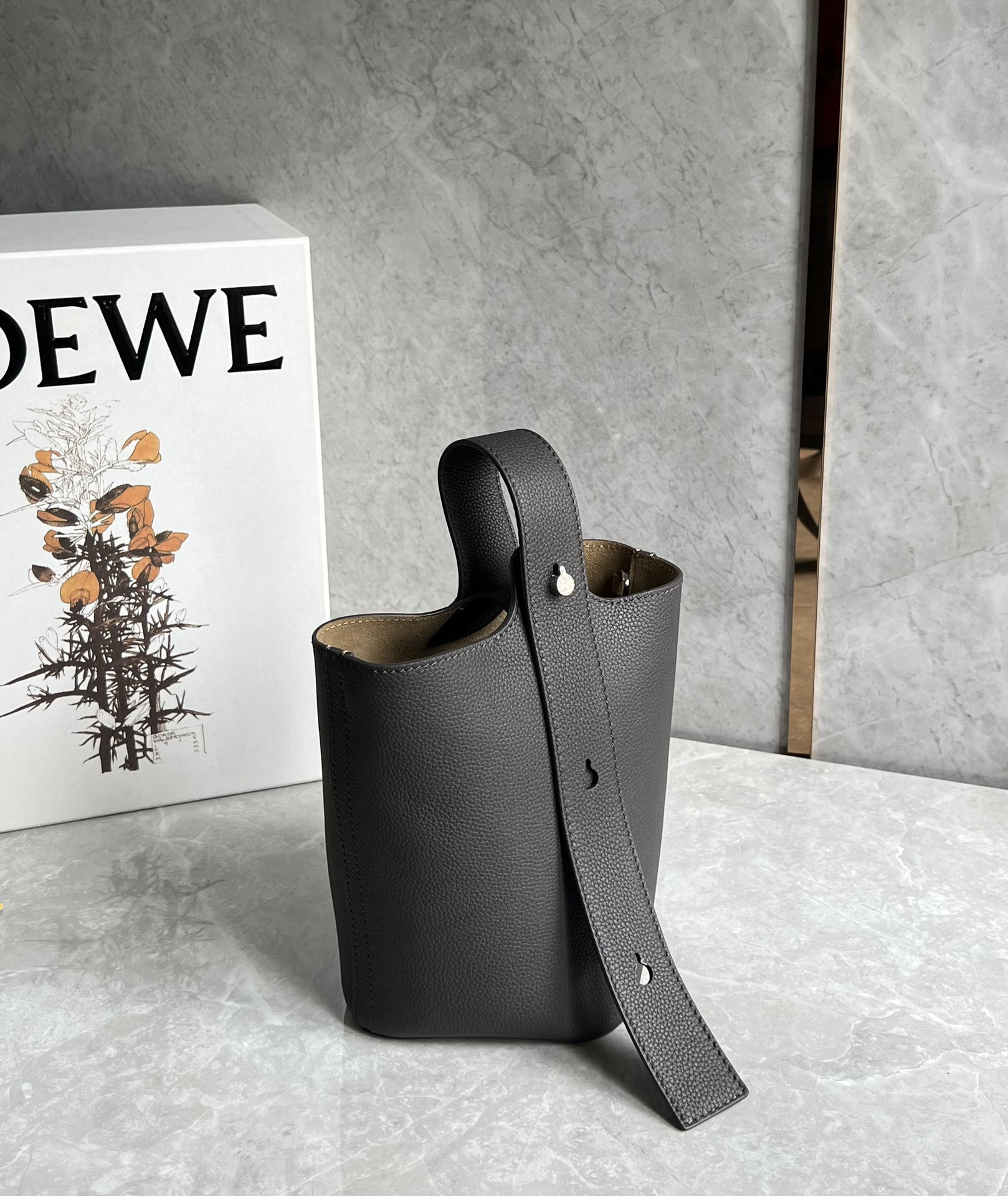 Loewe Pebble mini bucket bag 0705