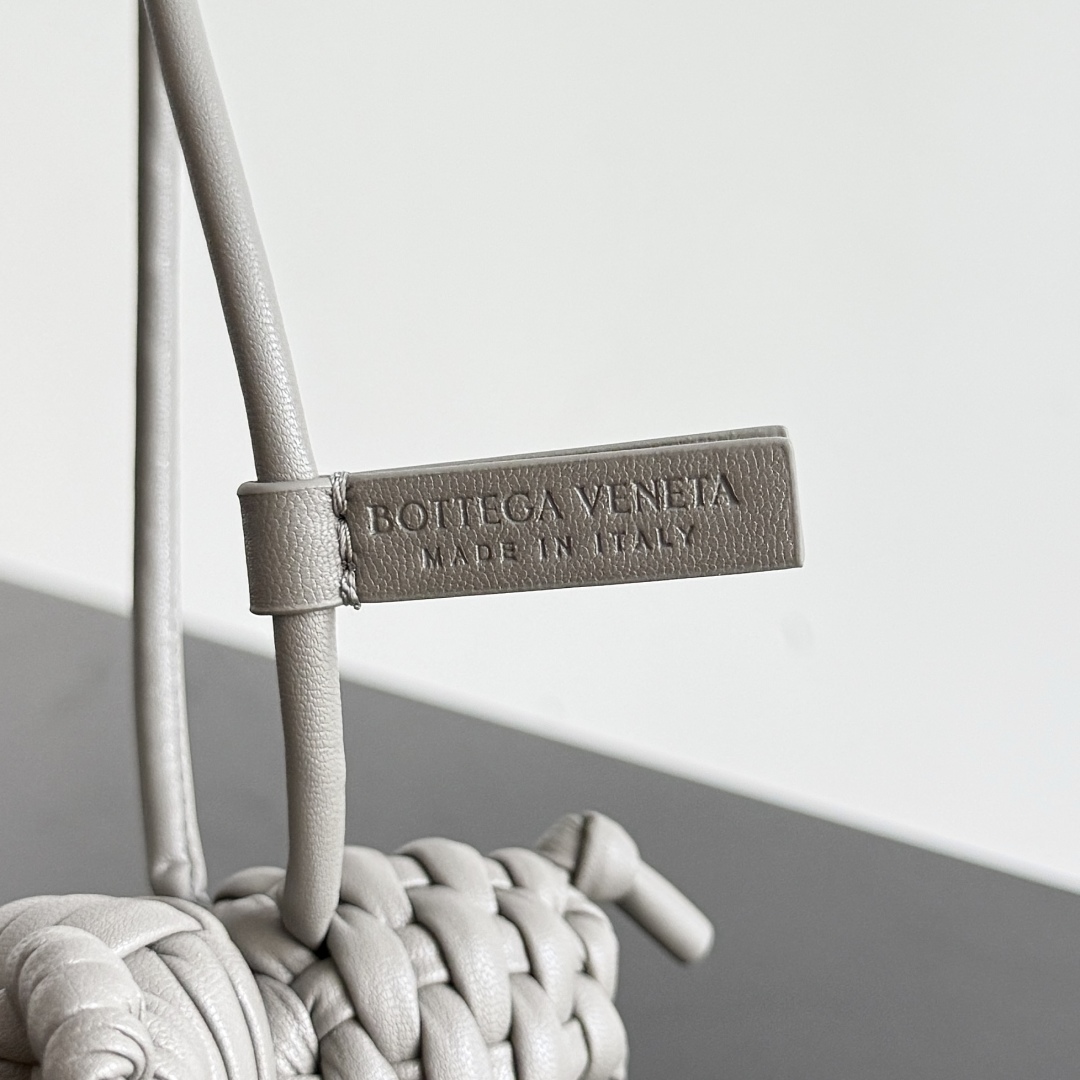 Bottega Veneta 2025 New Elephant Pendant 807068