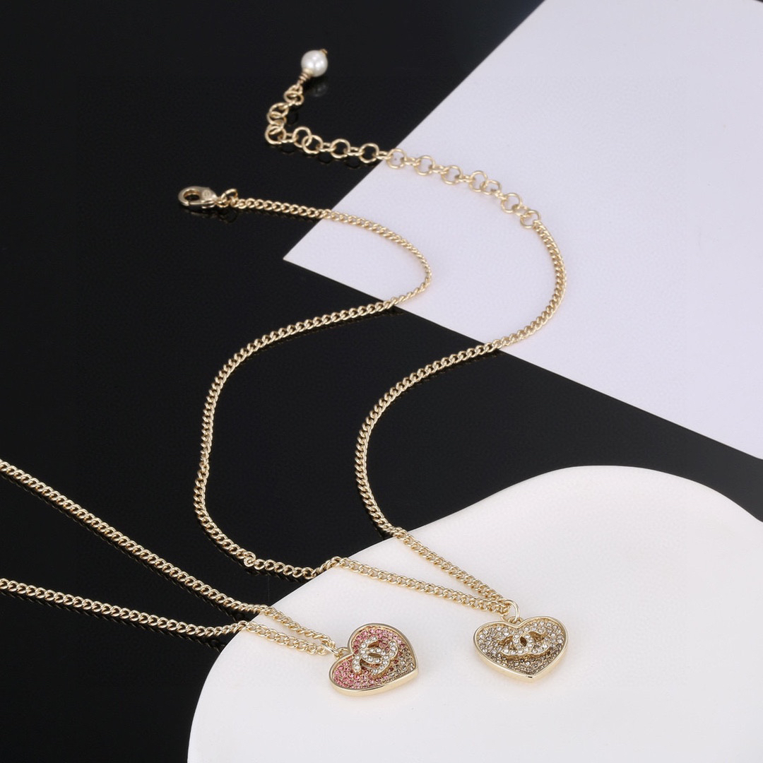 Chanel gradient heart necklace