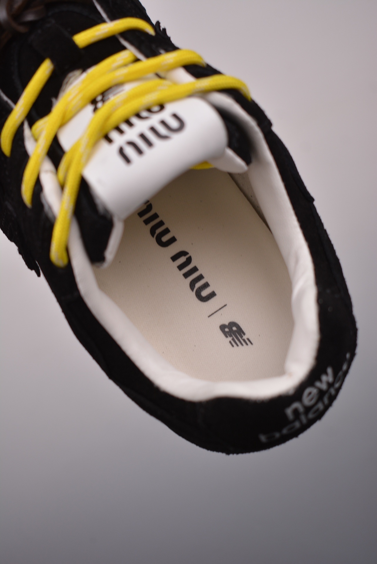 Miu Miu x New Balance 530 SL 