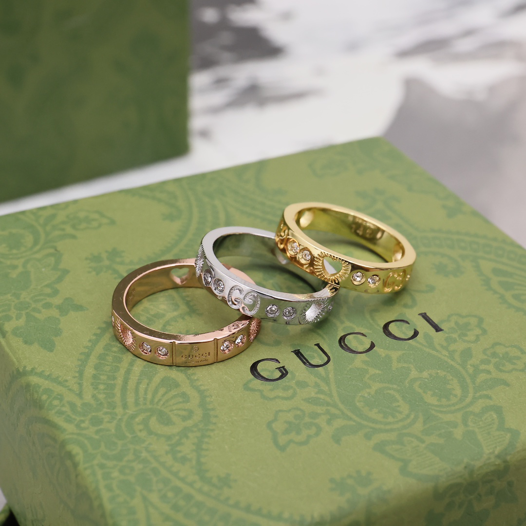 GUCCI diamond heart ring