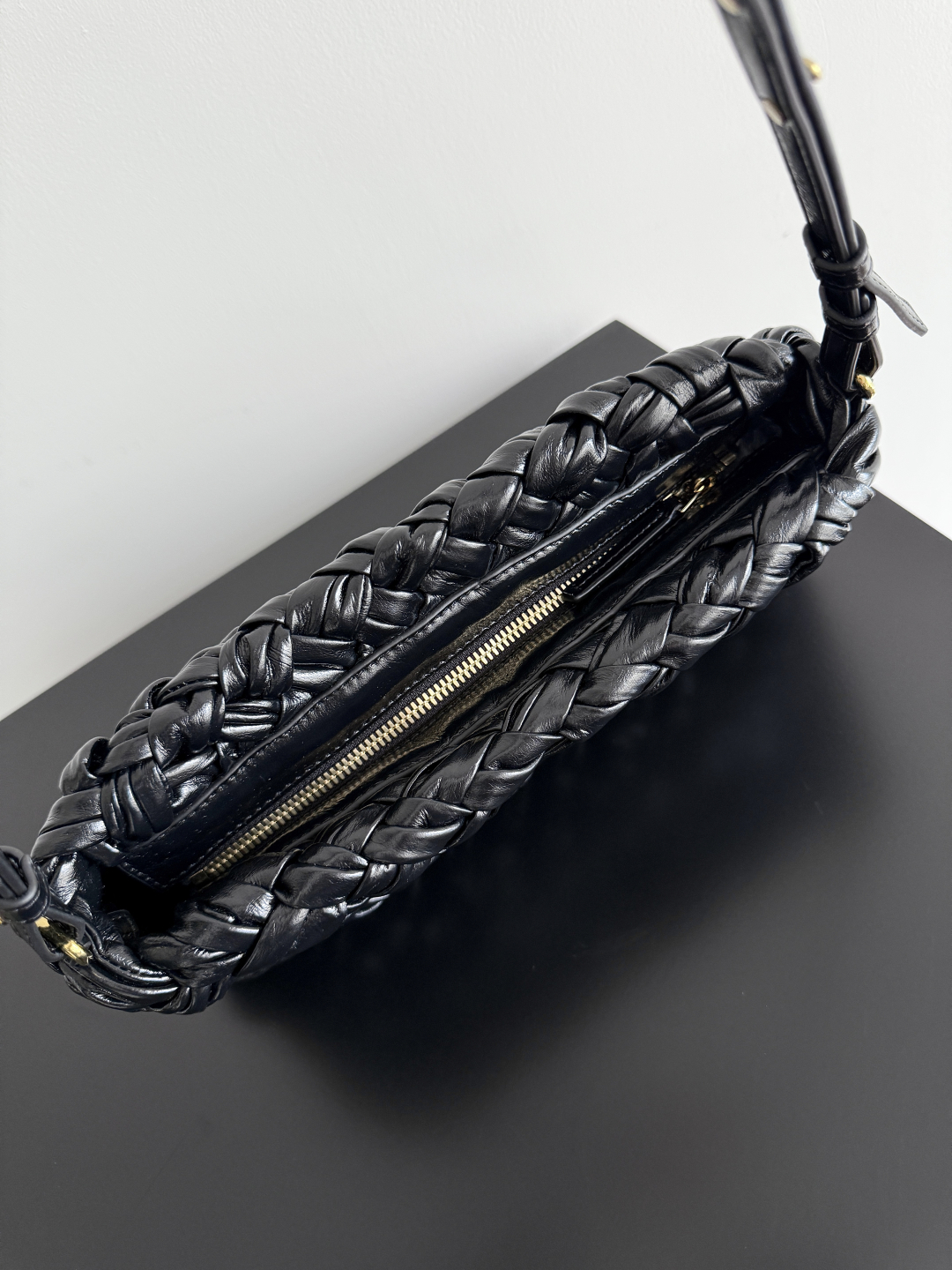 Bottega Veneta Kalimero cha cha woven handbag 785780